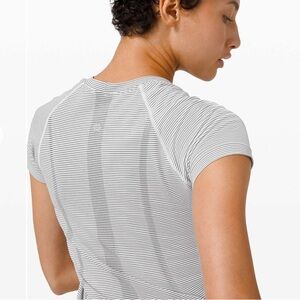 Lululemon Swiftly Tech Short Sleeve Tempo Stripe White/ Black Size 10